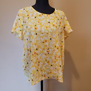 W5 floral top size Medium